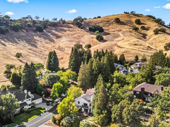 3265 Greenhills Drive, Lafayette CA 94549