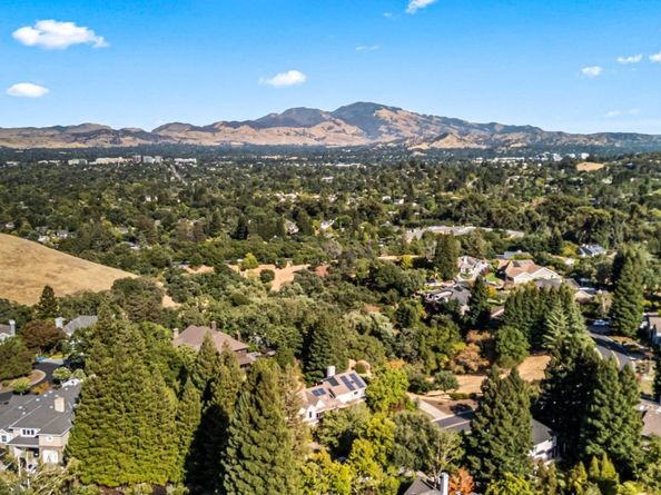 3265 Greenhills Drive, Lafayette CA 94549