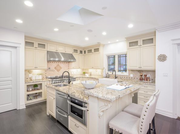 780 S El Monte Avenue, Los Altos CA 94022