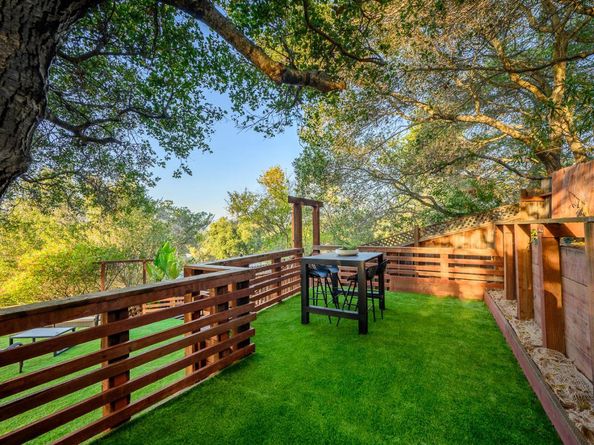 780 S El Monte Avenue, Los Altos CA 94022