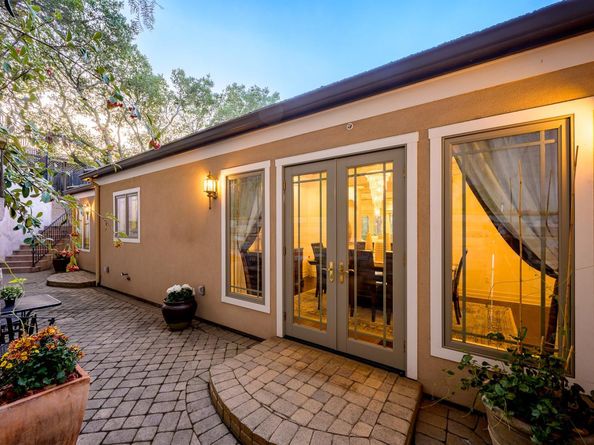 780 S El Monte Avenue, Los Altos CA 94022