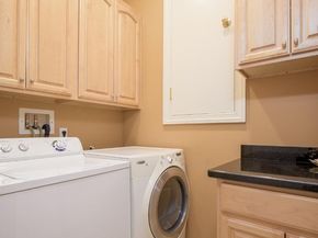 780 S El Monte Avenue, Los Altos CA 94022