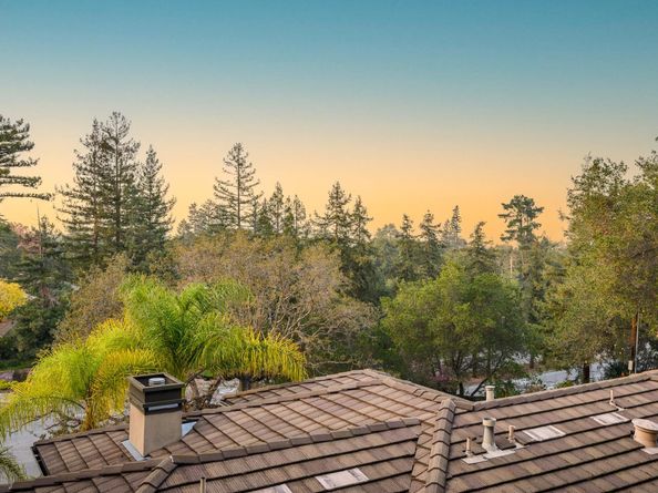 780 S El Monte Avenue, Los Altos CA 94022