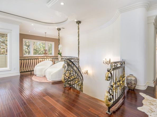 780 S El Monte Avenue, Los Altos CA 94022