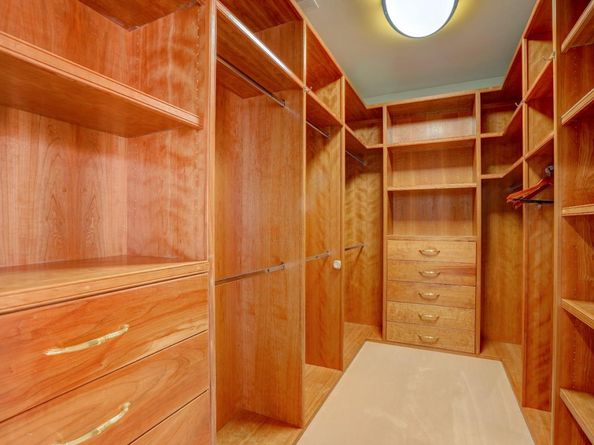 780 S El Monte Avenue, Los Altos CA 94022