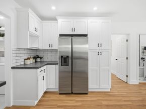 8724 Macarthur Boulevard, Oakland CA 94605