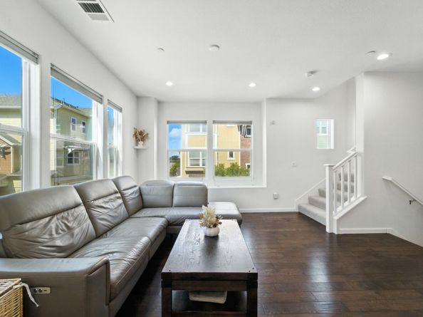 1201 S Hummingbird Lane, San Mateo CA 94402