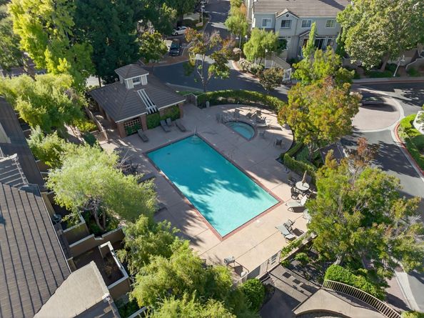 1168 La Rochelle Terrace B, Sunnyvale CA 94089