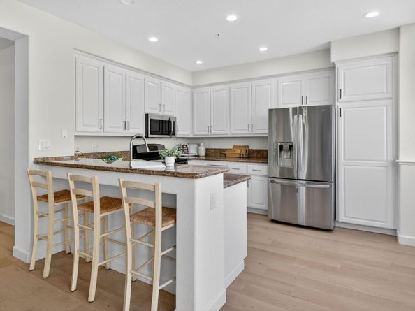 1168 La Rochelle Terrace B, Sunnyvale CA 94089