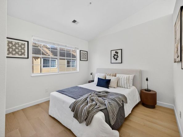 1168 La Rochelle Terrace B, Sunnyvale CA 94089