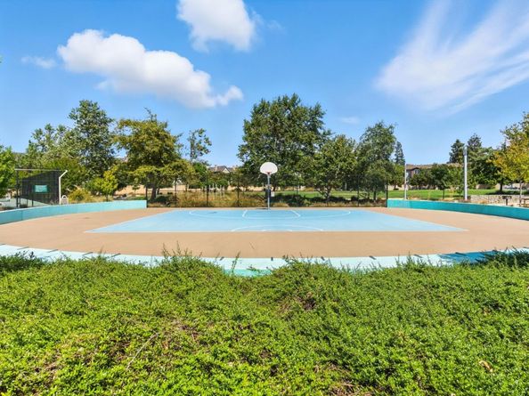 1168 La Rochelle Terrace B, Sunnyvale CA 94089