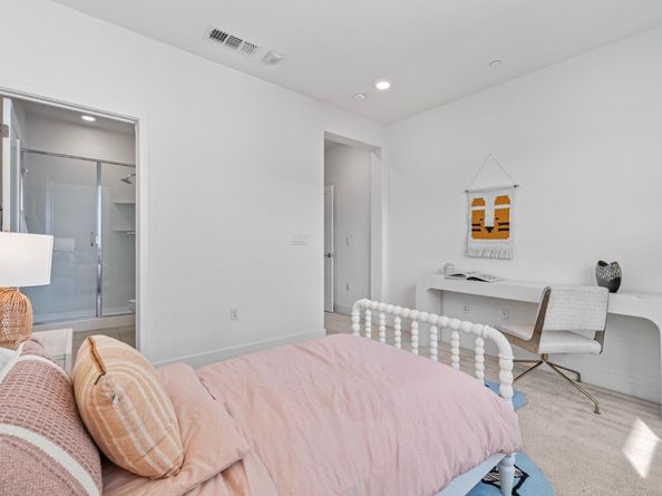 1087 Bigleaf Place 105, San Jose CA 95131