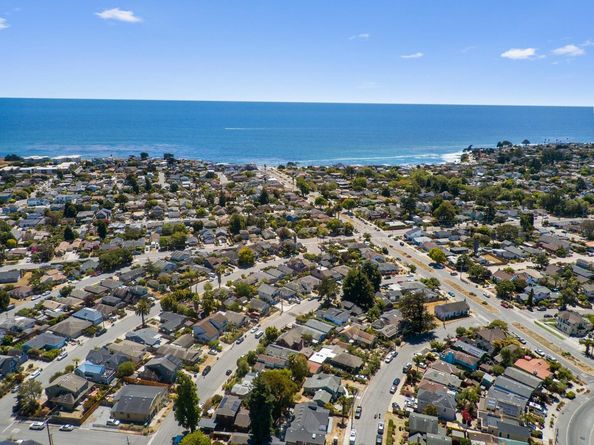 141 Walk Circle, Santa Cruz CA 95060