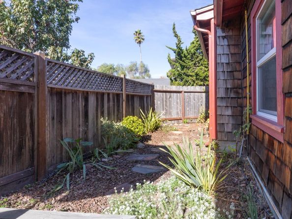 1122 Seabright Avenue, Santa Cruz CA 95062