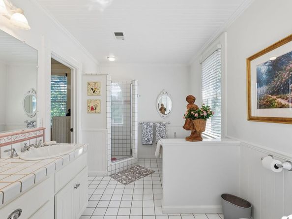 Undisclosed Address #ML82023022, Los Gatos CA 95032