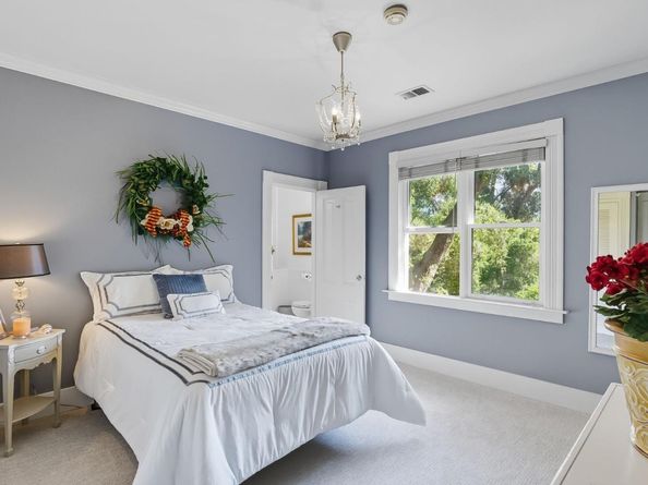 Undisclosed Address #ML82023022, Los Gatos CA 95032