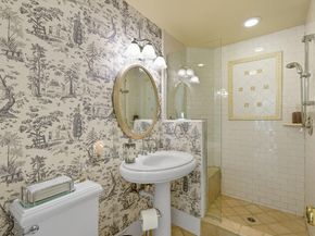 Undisclosed Address #ML82023022, Los Gatos CA 95032