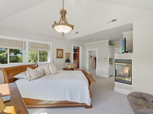 Undisclosed Address #ML82023022, Los Gatos CA 95032