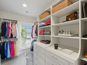 Undisclosed Address #ML82023022, Los Gatos CA 95032