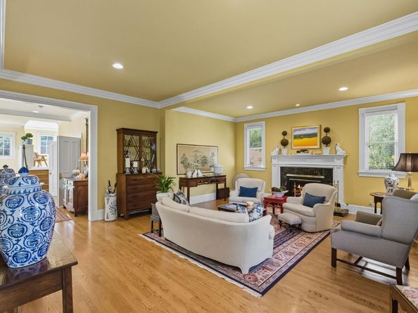 Undisclosed Address #ML82023022, Los Gatos CA 95032