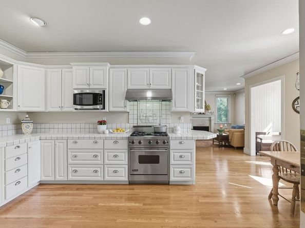 Undisclosed Address #ML82023022, Los Gatos CA 95032