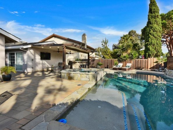 562 Seahorse Lane, Redwood City CA 94065