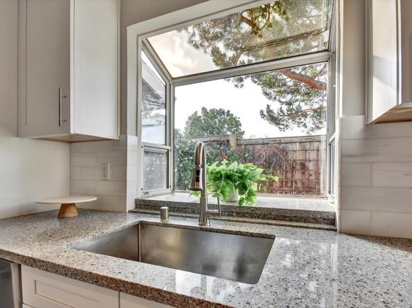 562 Seahorse Lane, Redwood City CA 94065