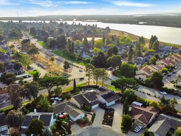 562 Seahorse Lane, Redwood City CA 94065
