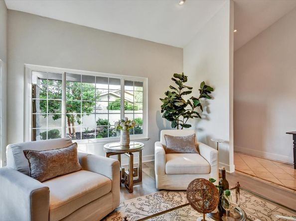 562 Seahorse Lane, Redwood City CA 94065