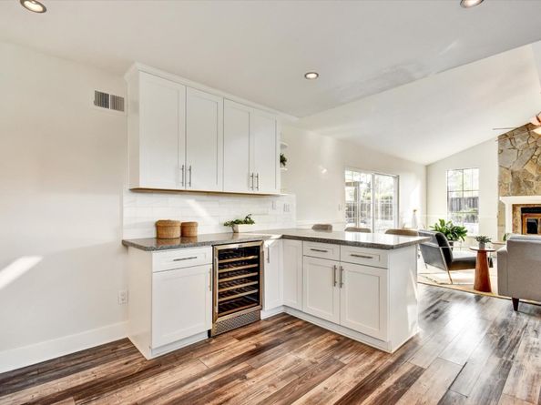 562 Seahorse Lane, Redwood City CA 94065