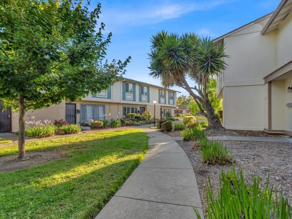 27459 Ponderosa Court, Hayward CA 94545