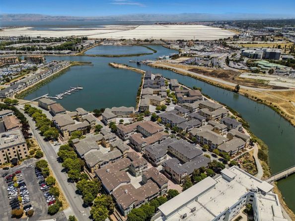 636 Fan Tail Way 905, Redwood City CA 94063