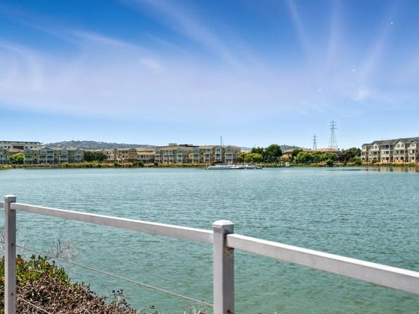 636 Fan Tail Way 905, Redwood City CA 94063