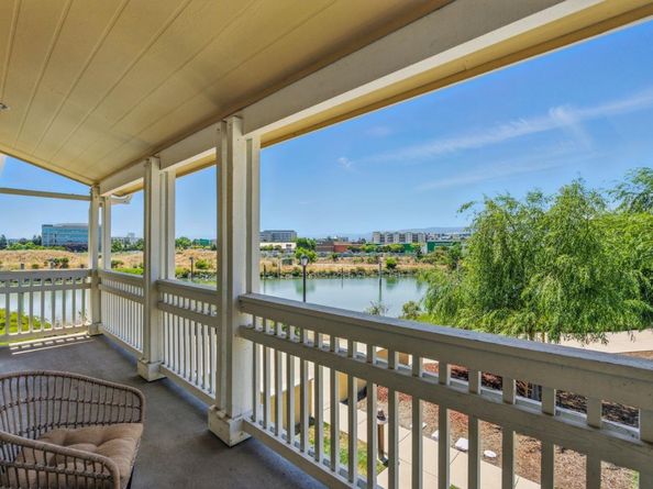 636 Fan Tail Way 905, Redwood City CA 94063