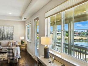 636 Fan Tail Way 905, Redwood City CA 94063