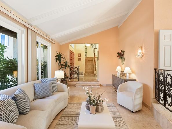 5459 Entrada Cedros, San Jose CA 95123