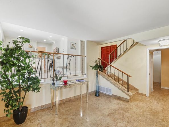 5459 Entrada Cedros, San Jose CA 95123