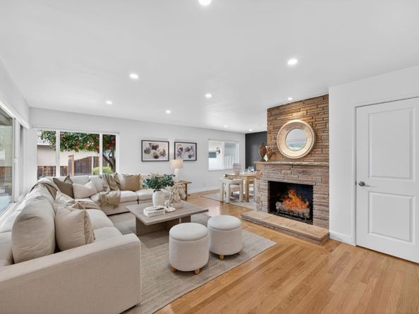 866 Stonehurst Way, Campbell CA 95008