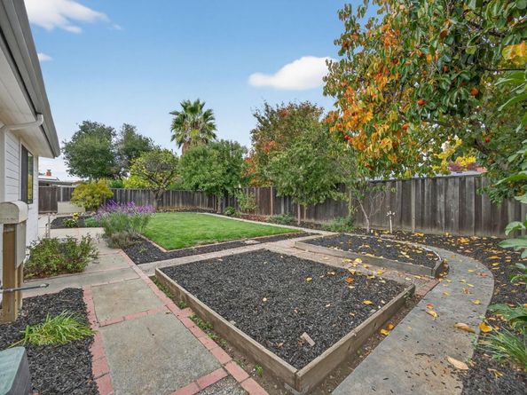 866 Stonehurst Way, Campbell CA 95008