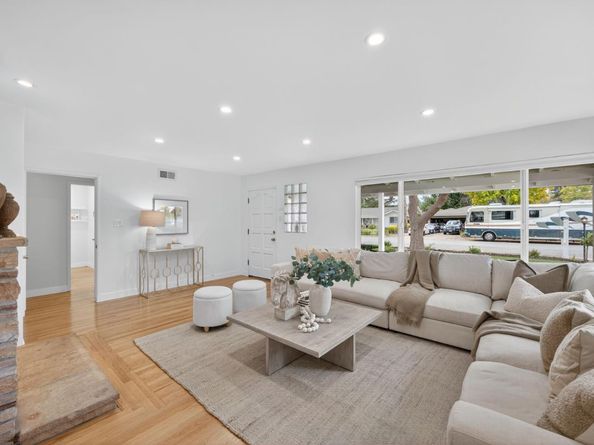 866 Stonehurst Way, Campbell CA 95008