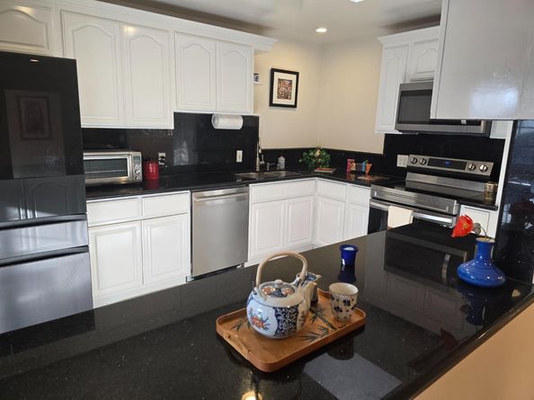 10842 E Estates Drive, Cupertino CA 95014