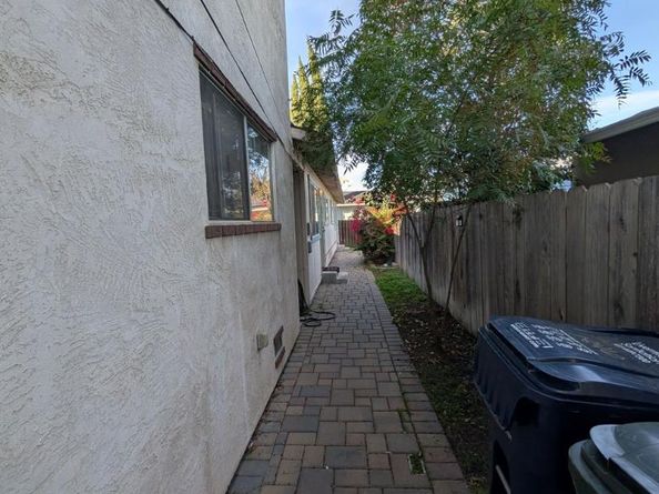 1844 Elm Street, Livermore CA 94551