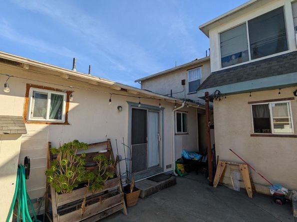 1844 Elm Street, Livermore CA 94551