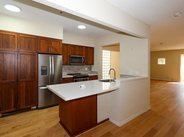 97 E Saint James Street 21, San Jose CA 95112