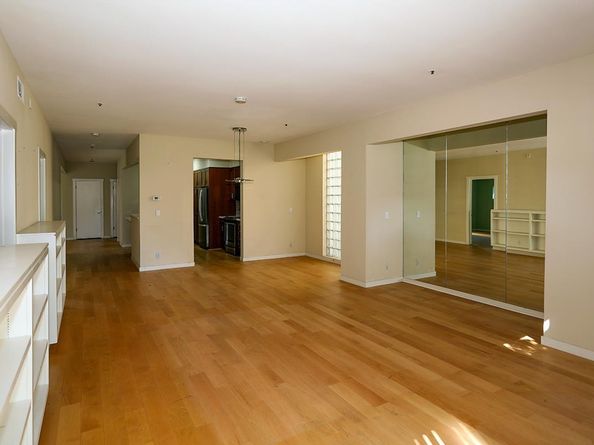 97 E Saint James Street 21, San Jose CA 95112