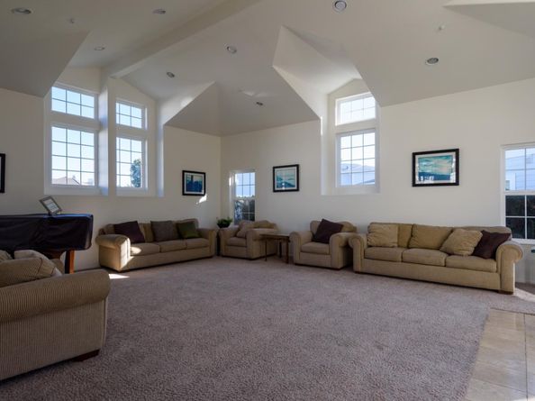 129 Outlook Circle 10, Pacifica CA 94044