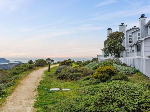 129 Outlook Circle 10, Pacifica CA 94044