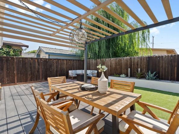 616 Douglas Avenue, Redwood City CA 94063