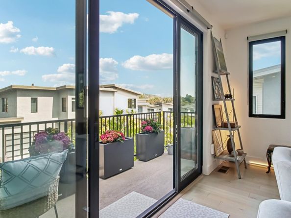 90 Gateway Court, San Carlos CA 94070