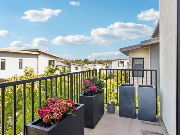 90 Gateway Court, San Carlos CA 94070